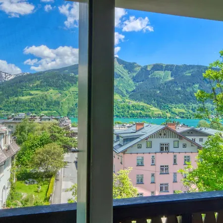 Mozart 3 - By Alpen Apartmán Zell am See