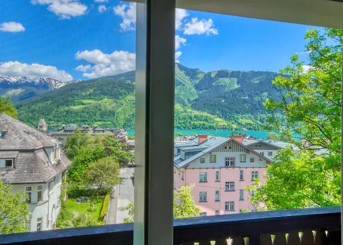 Mozart 3 - By Alpen Appartement Zell am See